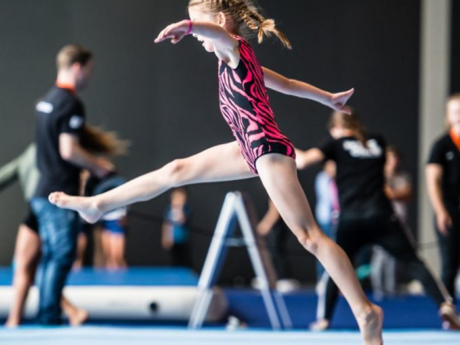 Dit Gymnastiek Onderdeel Is Sinds 2000 Olympisch 10 Letters